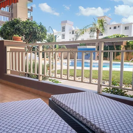 Palm Beach Parking Piscina Andra Fuengirola